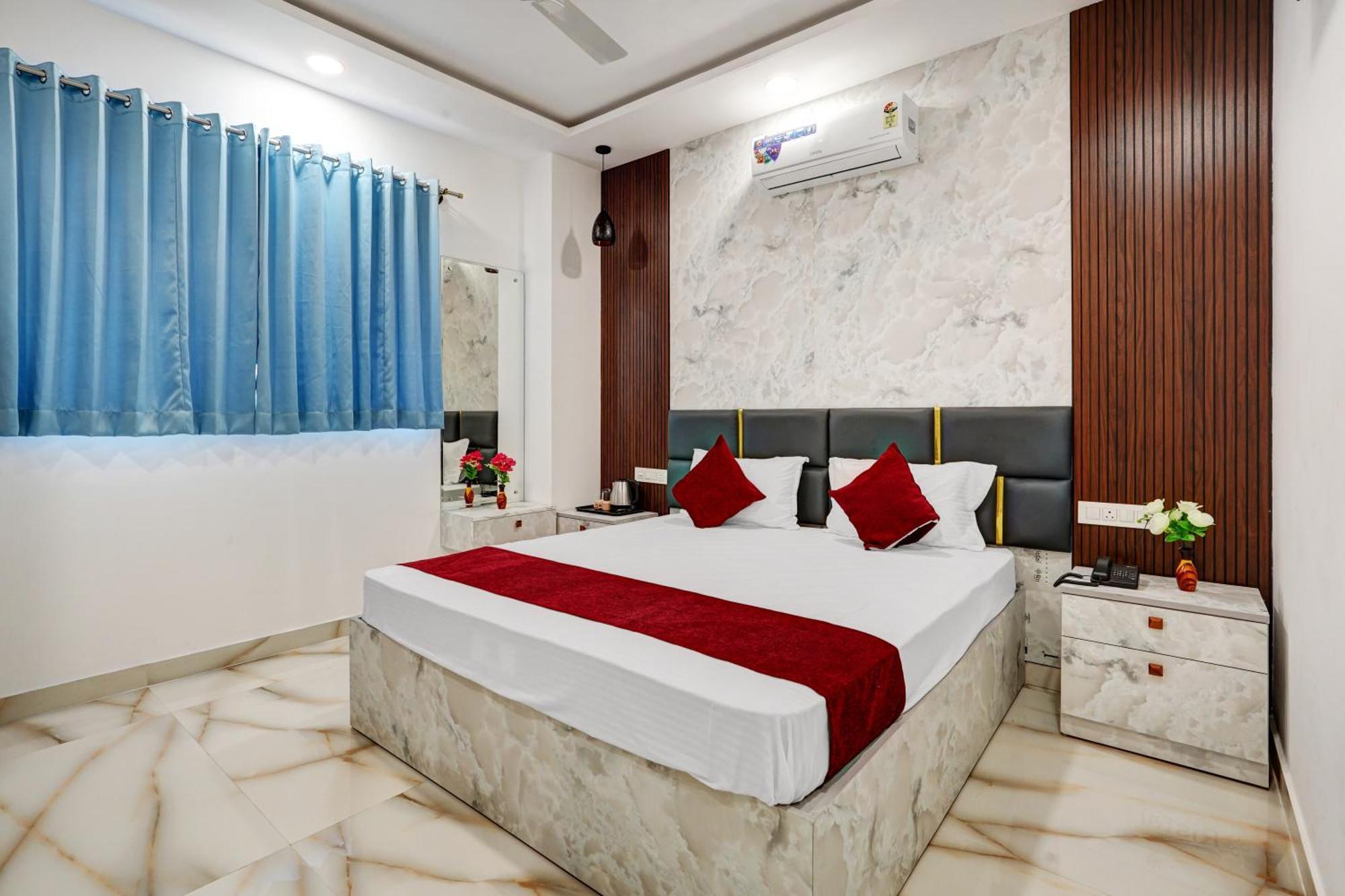 Hotel Sky Blue And Suites Bangalore Exterior photo