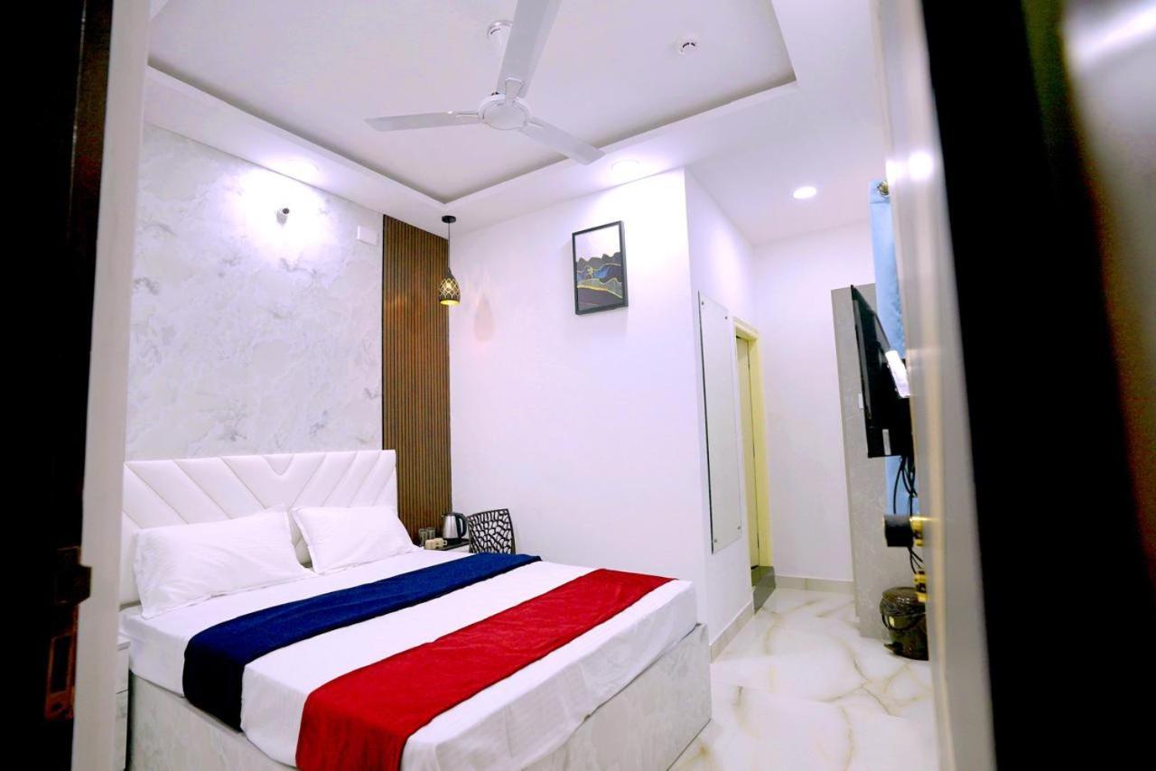 Hotel Sky Blue And Suites Bangalore Exterior photo